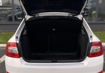 Подержанный автомобиль Skoda Octavia Liftback 2013 года (10 фото)
