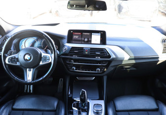 Подержанный автомобиль BMW X4 2018 года (12 фото)