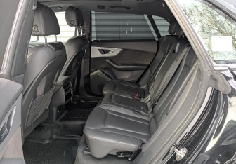 Подержанный автомобиль Audi Q8 2020 года (12 фото)