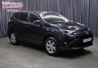 Подержанный автомобиль Toyota RAV4 2015 года (3 фото)