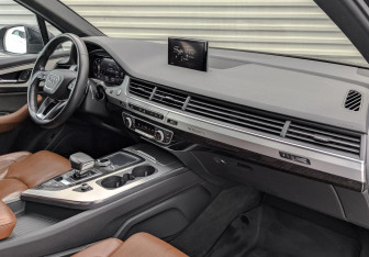 Подержанный автомобиль Audi Q7 2017 года (11 фото)