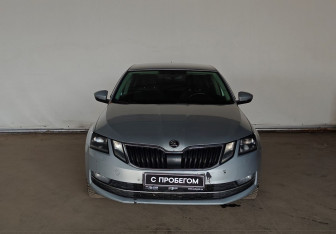 Подержанный автомобиль Skoda Octavia Liftback 2017 года (2 фото)