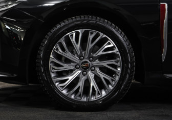 Подержанный автомобиль Hongqi H5 2024 года (26 фото)