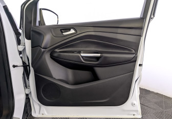 Подержанный автомобиль Ford Kuga 2018 года (24 фото)