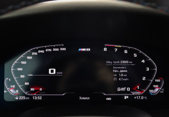 Подержанный автомобиль BMW M8 Coupe 2019 года (13 фото)