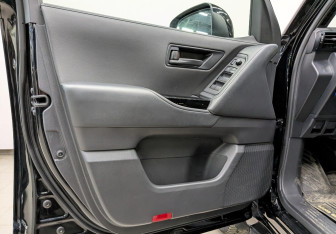 Подержанный автомобиль Toyota Land Cruiser Suv 2021 года (19 фото)