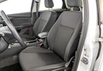 Подержанный автомобиль Ford Focus Hatchback 2018 года (20 фото)