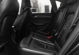 Подержанный автомобиль Audi Q5 2012 года (10 фото)