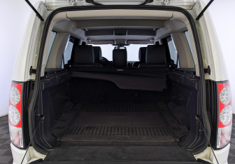 Подержанный автомобиль Land Rover Discovery 2015 года (9 фото)