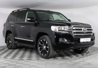 Подержанный автомобиль Toyota Land Cruiser Suv 2020 года (3 фото)