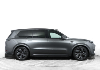 Подержанный автомобиль LiXiang L9 2024 года (4 фото)