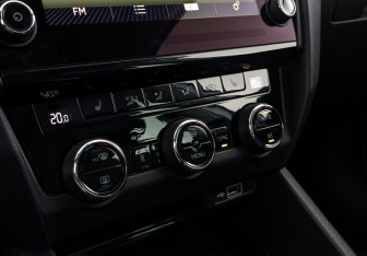 Подержанный автомобиль Skoda Octavia Liftback 2019 года (21 фото)