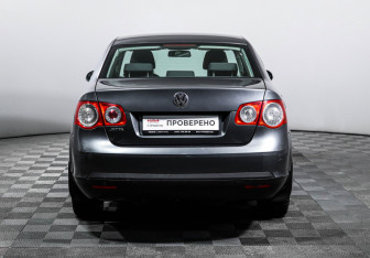 Подержанный автомобиль Volkswagen Jetta Sedan 2007 года (6 фото)