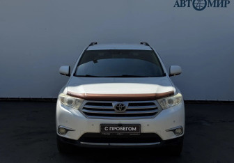 Подержанный автомобиль Toyota Highlander 2012 года (2 фото)