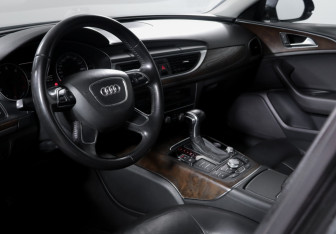 Подержанный автомобиль Audi A6 Sedan 2014 года (14 фото)