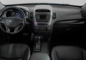 Подержанный автомобиль Kia Sorento 2013 года (11 фото)