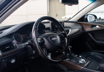 Подержанный автомобиль Audi A6 Sedan 2015 года (8 фото)