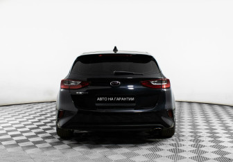 Подержанный автомобиль Kia Ceed Hatchback 2018 года (4 фото)