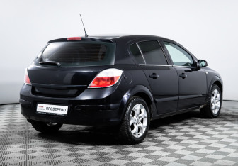 Подержанный автомобиль Opel Astra Hatchback 2006 года (5 фото)