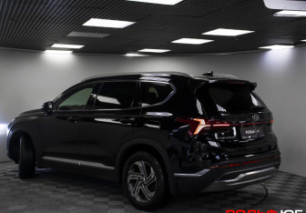 Подержанный автомобиль Hyundai Santa Fe 2021 года (22 фото)