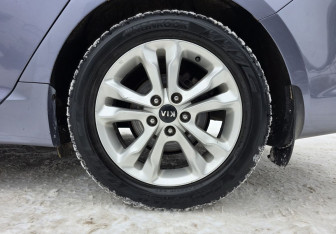 Подержанный автомобиль Kia Optima Sedan 2012 года (21 фото)