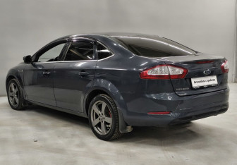 Подержанный автомобиль Ford Mondeo Sedan 2013 года (7 фото)