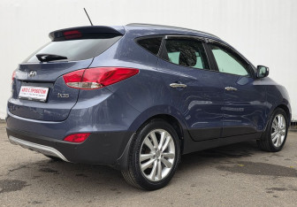 Подержанный автомобиль Hyundai ix35 2012 года (5 фото)