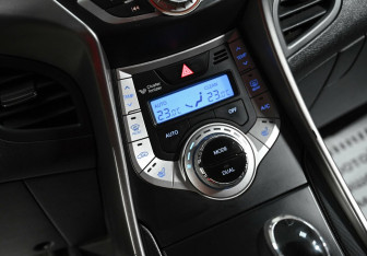 Подержанный автомобиль Hyundai Avante Sedan 2012 года (9 фото)