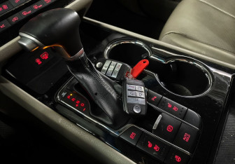 Подержанный автомобиль Kia Carnival 2020 года (19 фото)