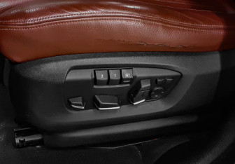 Подержанный автомобиль BMW X5 2014 года (20 фото)