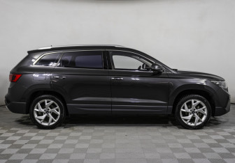 Подержанный автомобиль Jetta VS7 2023 года (4 фото)