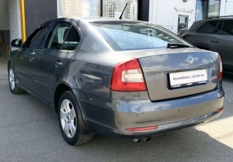 Подержанный автомобиль Skoda Octavia Liftback 2012 года (6 фото)