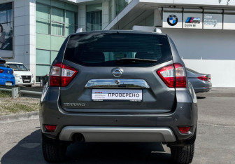 Подержанный автомобиль Nissan Terrano 2015 года (6 фото)