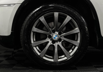 Подержанный автомобиль BMW X6 2011 года (7 фото)