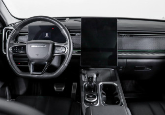 Подержанный автомобиль Jaecoo J7 2023 года (12 фото)