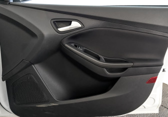 Подержанный автомобиль Ford Focus Hatchback 2018 года (25 фото)