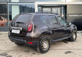 Подержанный автомобиль Renault Duster 2016 года (5 фото)