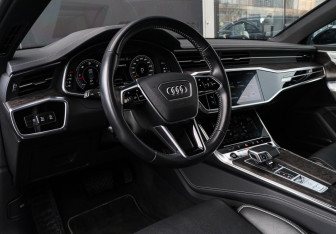 Подержанный автомобиль Audi A7 2020 года (14 фото)