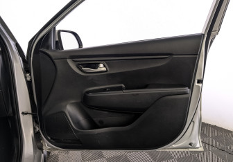 Подержанный автомобиль Kia Rio Hatchback 2021 года (23 фото)