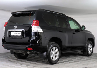 Подержанный автомобиль Toyota Land Cruiser Prado 2013 года (5 фото)