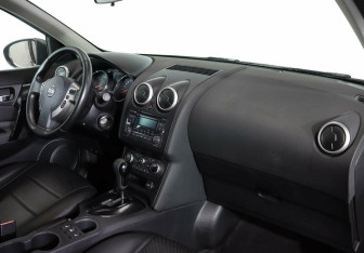 Подержанный автомобиль Nissan Qashqai 2013 года (7 фото)