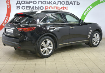 Подержанный автомобиль Infiniti FX 2012 года (4 фото)
