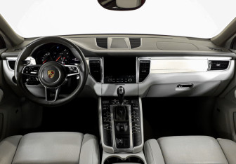 Подержанный автомобиль Porsche Macan 2017 года (10 фото)