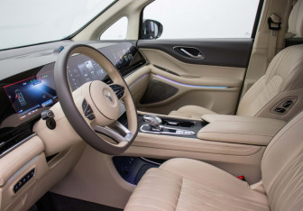 Подержанный автомобиль Voyah Dream 2024 года (8 фото)