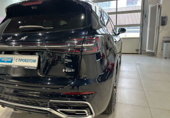 Подержанный автомобиль Hongqi HS5 2024 года (9 фото)