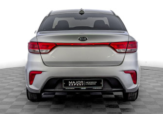 Подержанный автомобиль Kia Rio Sedan 2018 года (6 фото)