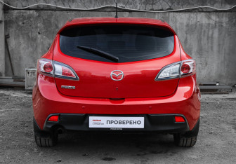 Подержанный автомобиль Mazda 3 Hatchback 2010 года (5 фото)