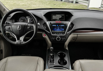 Подержанный автомобиль Acura MDX 2014 года (12 фото)