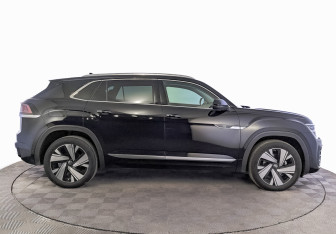 Подержанный автомобиль Volkswagen Teramont 2022 года (4 фото)