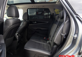 Подержанный автомобиль Kia Sorento 2018 года (8 фото)
